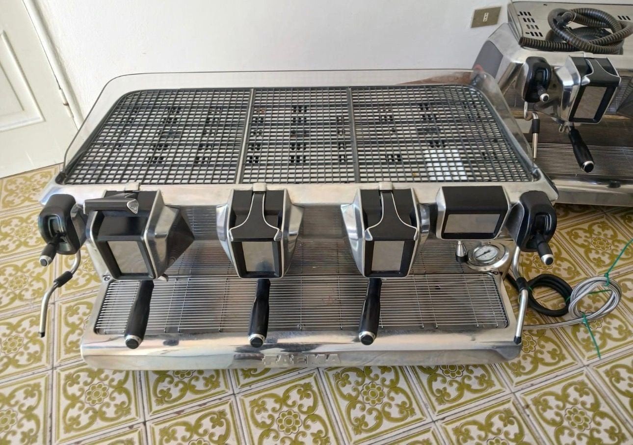 Faema E71 professionele espressomachine, Stoompijpje, Gebruikt, Espresso apparaat, 10 kopjes of meer