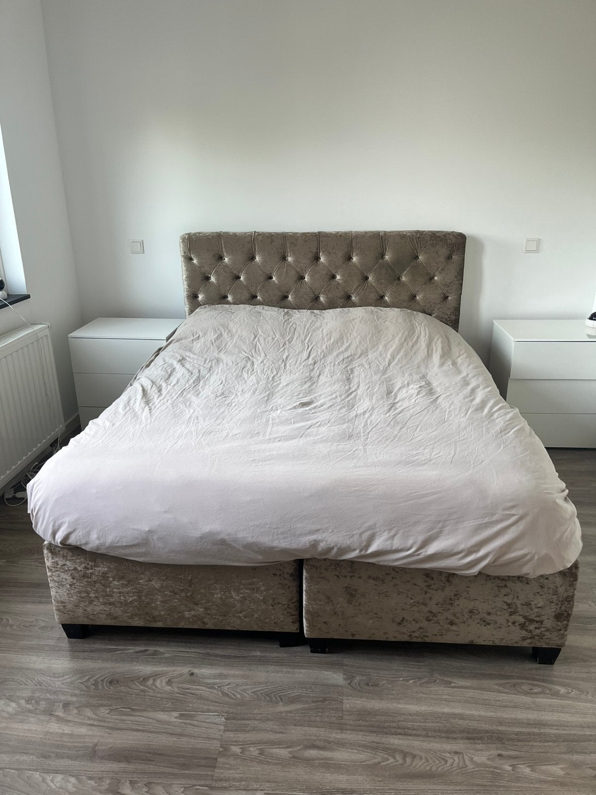 Luxe velvet (croco) boxspring 160x200 – excl. matras, Ophalen, Beige, Tweepersoons, Zo goed als nieuw