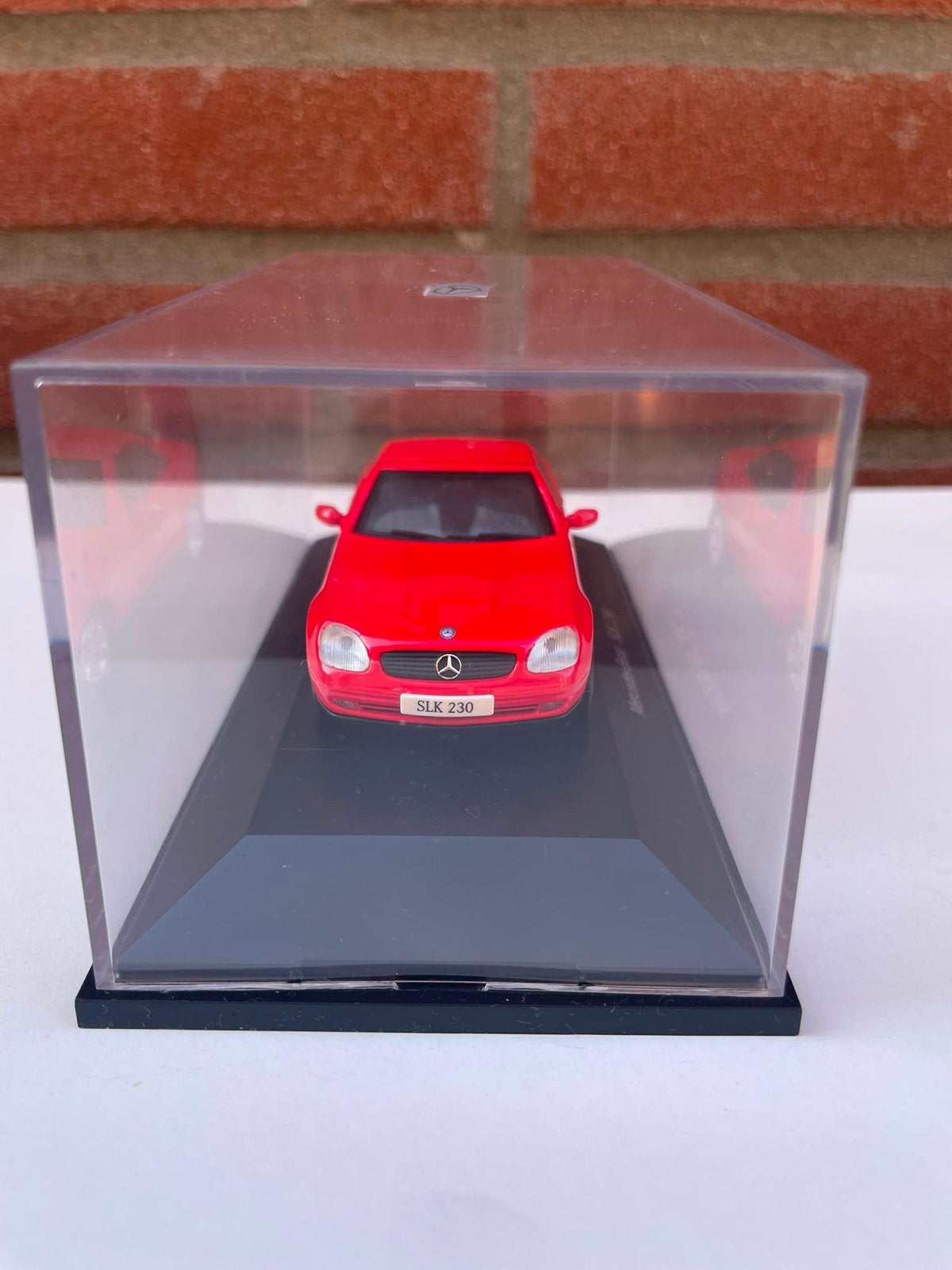 Mercedes-Benz SLK 230 schaalmodel 1:43, Ophalen, Zo goed als nieuw, Auto, Overige merken