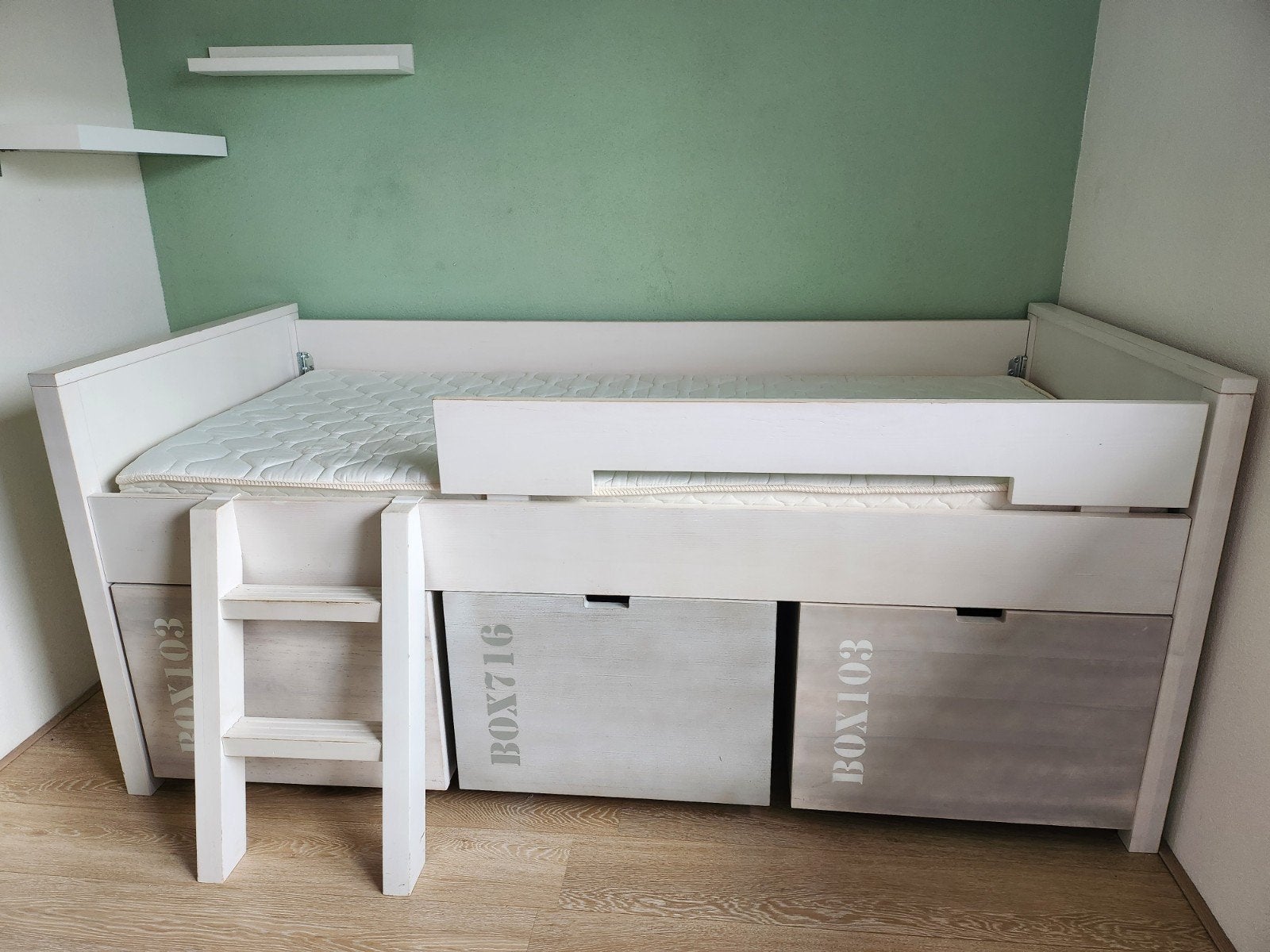 Bed eenpersoons Bopita, Ophalen, Zo goed als nieuw, Halfhoogslaper