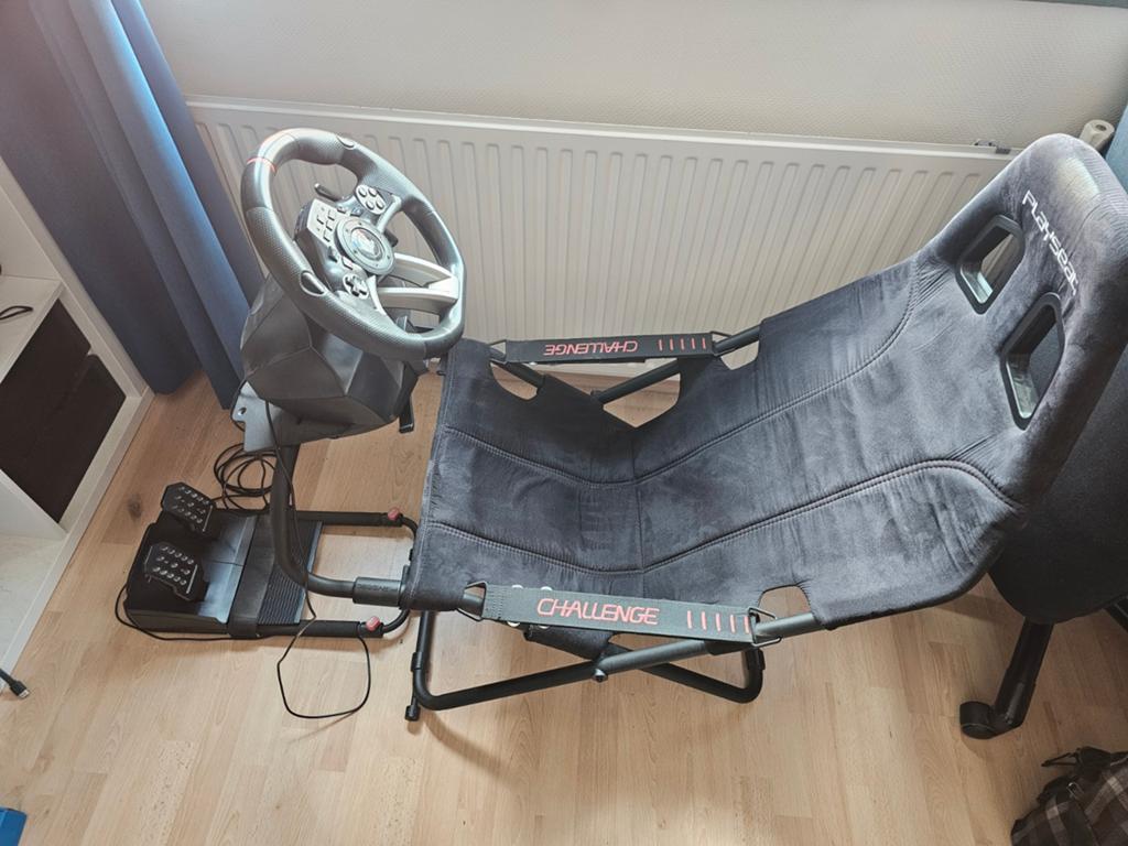 Playseat met racestuur, pedalen en PS4 + 8 games, Racestoel, Zo goed als nieuw, Verstelbaar, Playseat