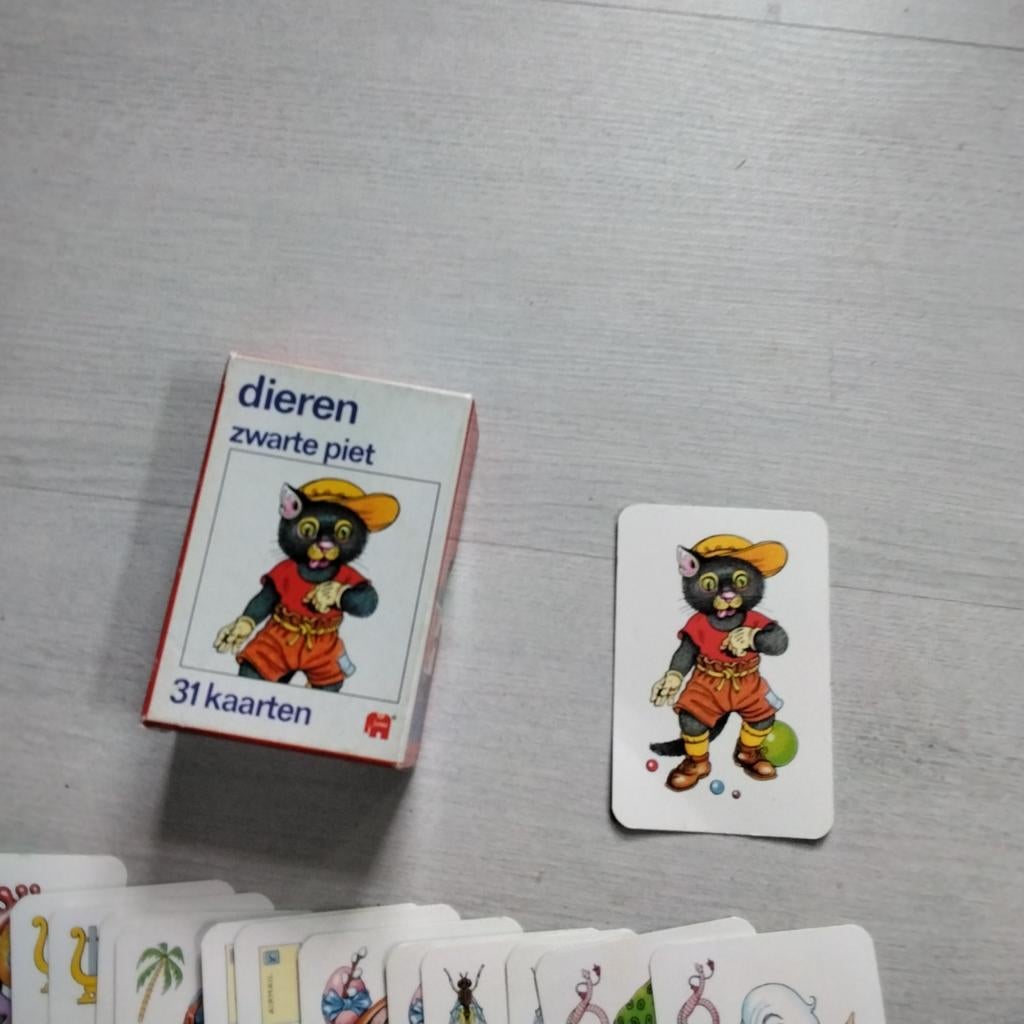 Dieren Zwarte Piet Kaartspel - Compleet met 31 kaarten, Hobby en Vrije tijd, Gezelschapsspellen | Kaartspellen, Vijf spelers of meer