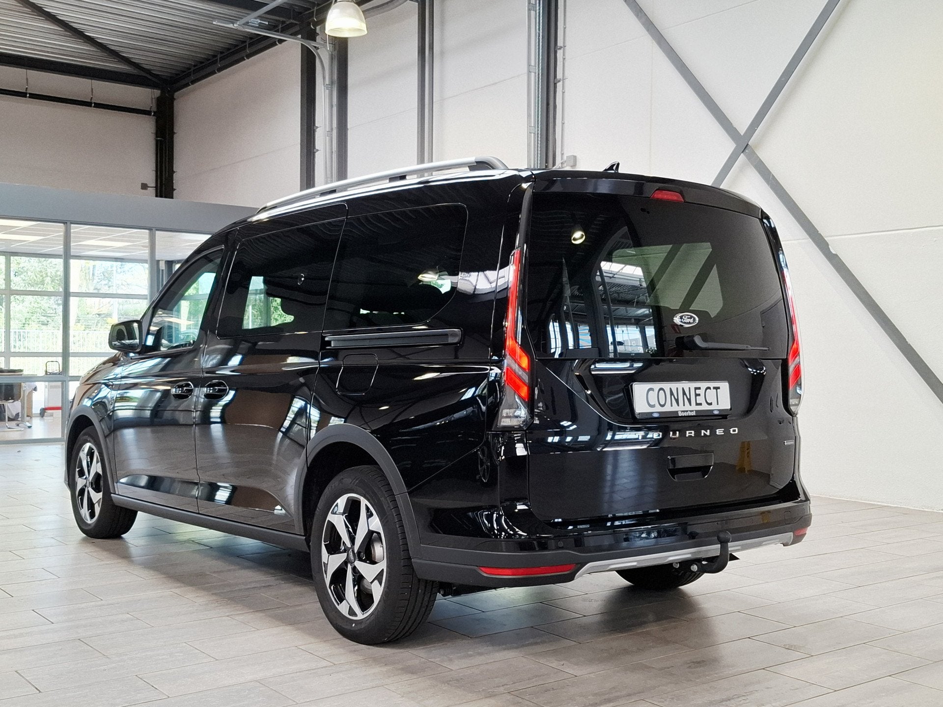 Ford GRAND TOURNEO CONNECT 1.5 PHEV 150pk Active | Trekhaak, Zwart, Plug-in hybride, Bedrijf, Hybride Elektrisch/Benzine