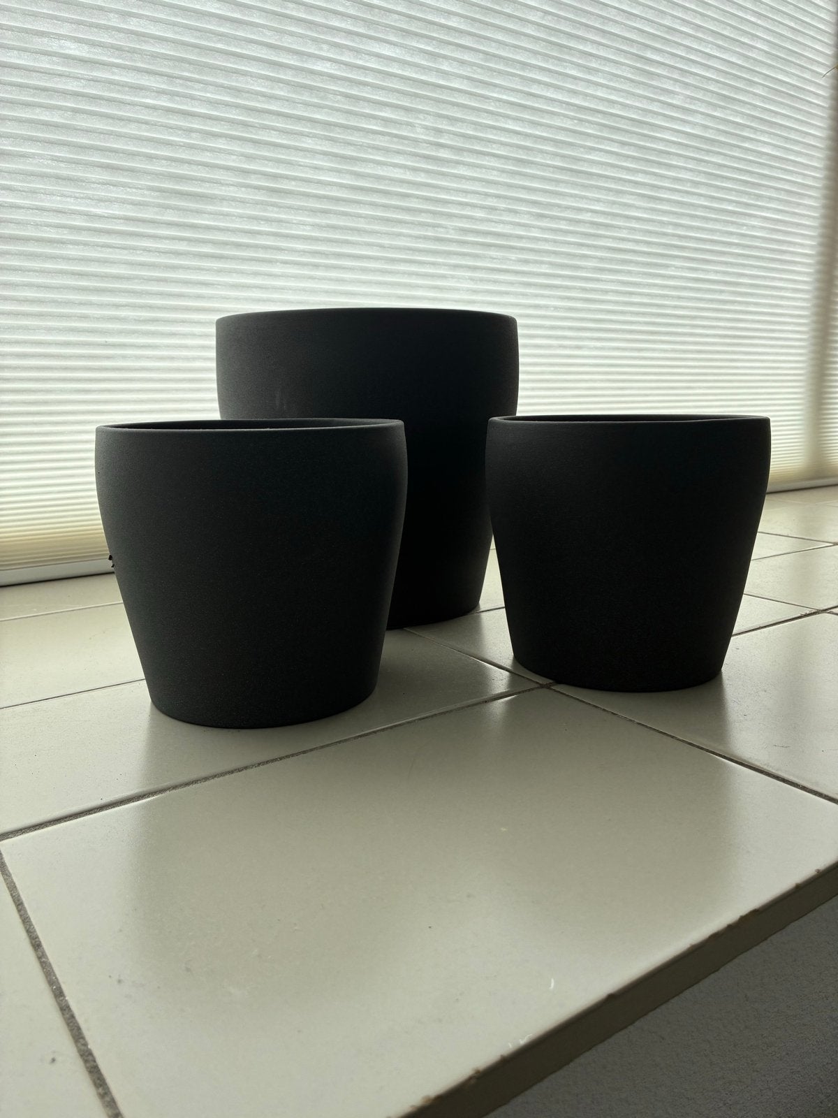 Set van 3 IKEA Persillade sierpotten - Donkergrijs, Ophalen, Rond, Binnen, Zo goed als nieuw