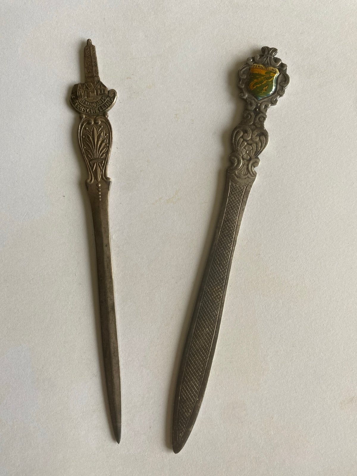 2 Vintage Zilverkleurige Briefopeners Terschelling, Ophalen of Verzenden