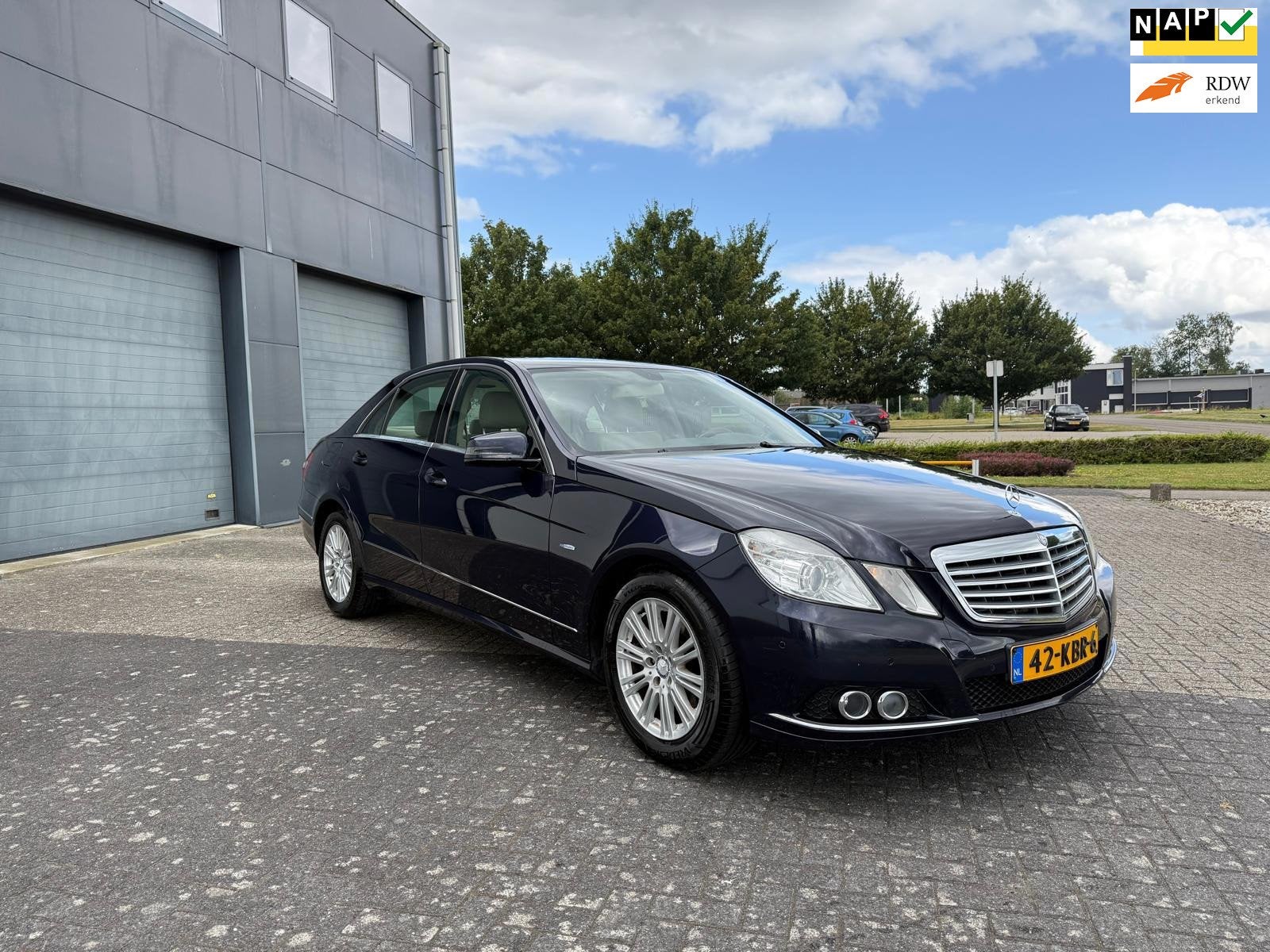Mercedes-Benz E-klasse 350 CGI Elegance, Auto's, Mercedes-Benz, Bedrijf, Te koop, E-Klasse, Airbags, Airconditioning, Centrale vergrendeling