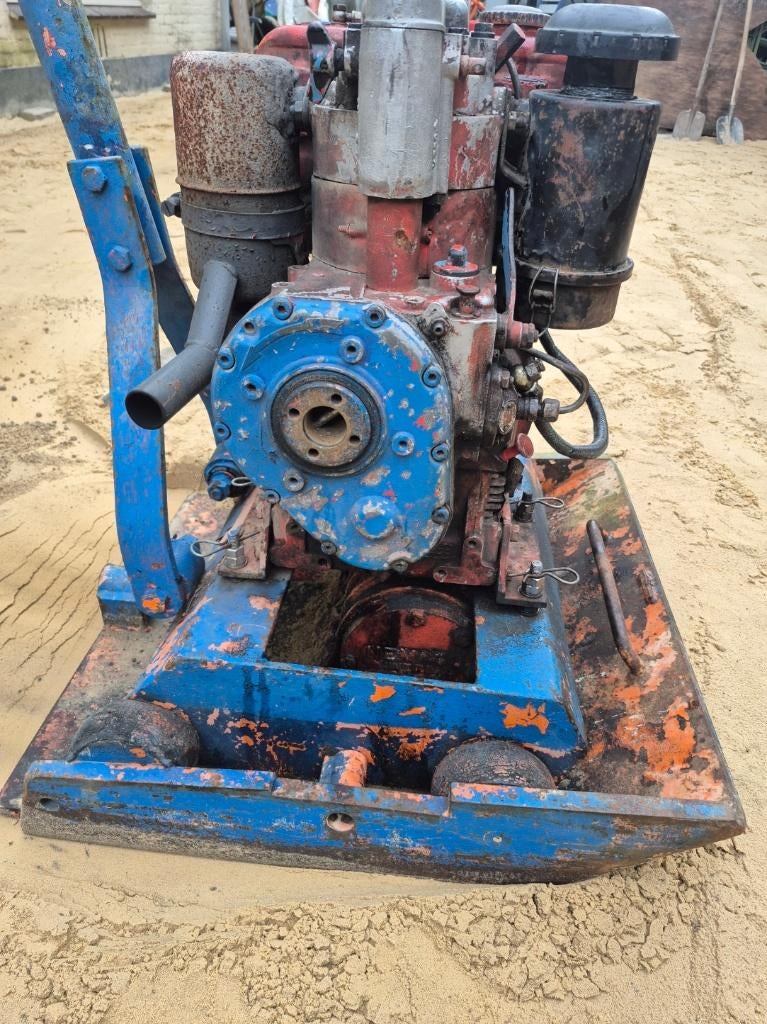 Te Koop Nemaco Hatz diesel trilplaat moet nagekeken worden., Ophalen, Gebruikt