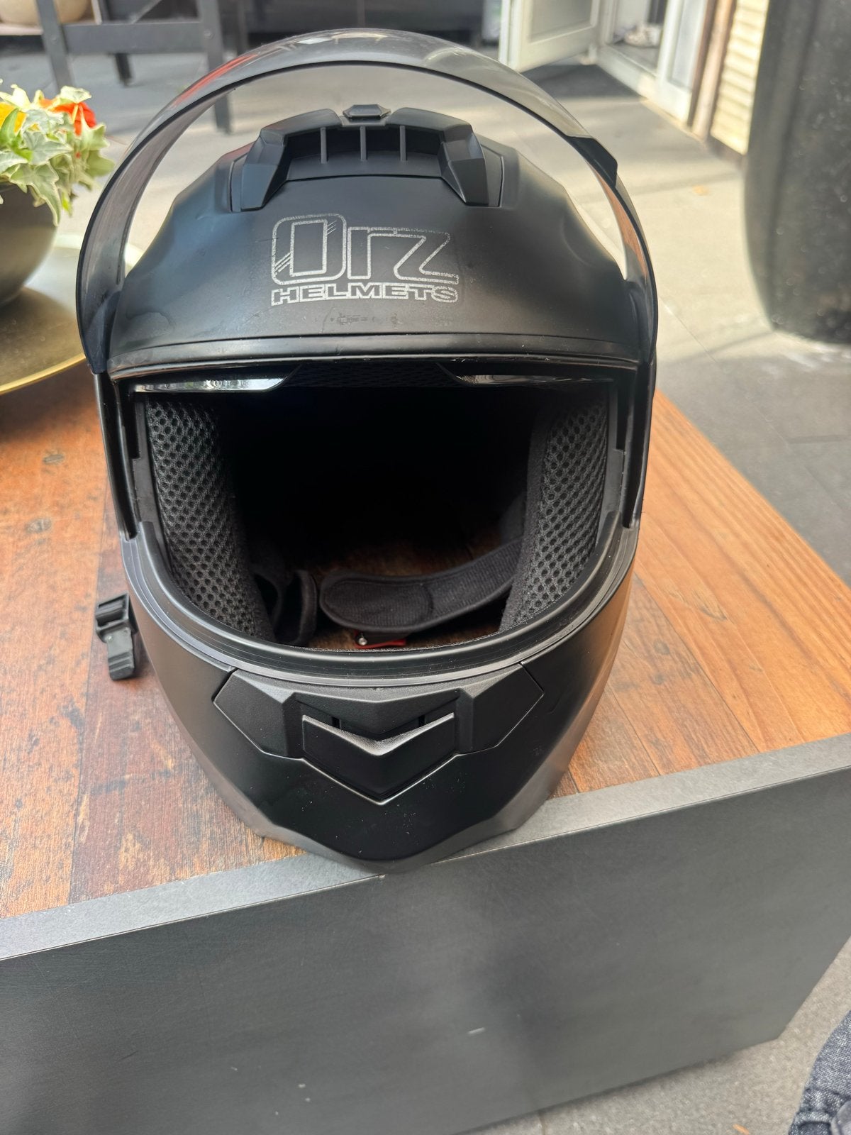 Nette zwarte systeemhelm - ORZ Helmets, Motoren, Overige merken, Systeemhelm, Heren, Ophalen of Verzenden