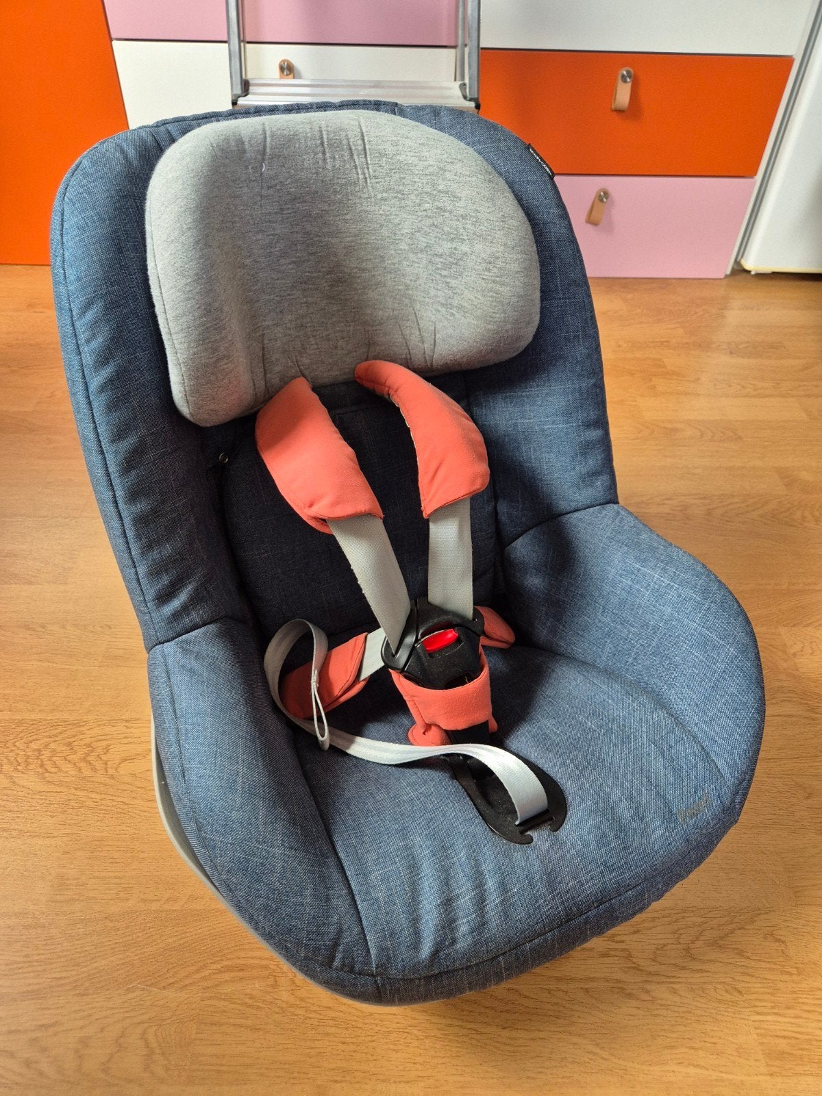 Maxi-Cosi Pearl inclusief Family Fix onderstel, Ophalen, Verstelbare rugleuning, Zo goed als nieuw, Isofix