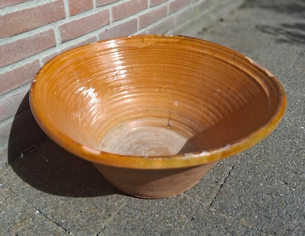Franse aardewerk schaal, Ophalen