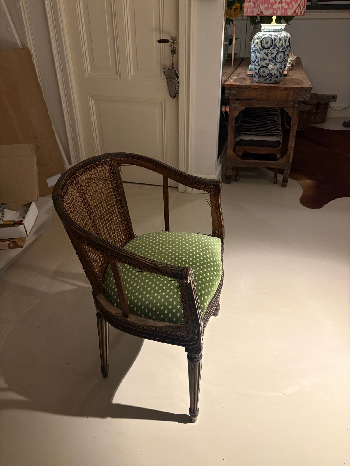 Antieke Bureaustoel met Rotan en Groen Kussen, Gebruikt, Overige kleuren, Ophalen of Verzenden, Eén