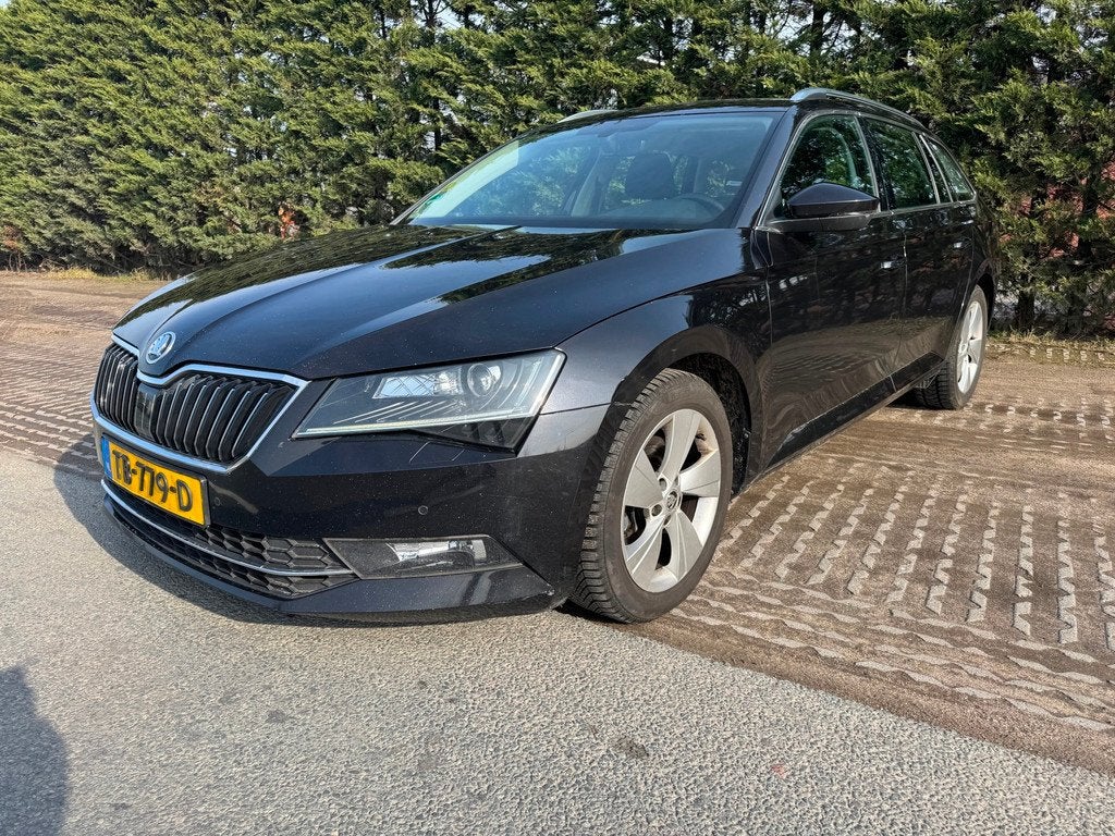 Skoda Superb Combi 1.6 TDI Ambition Business, Voorwielaandrijving, Gebruikt, 4 cilinders, Origineel Nederlands