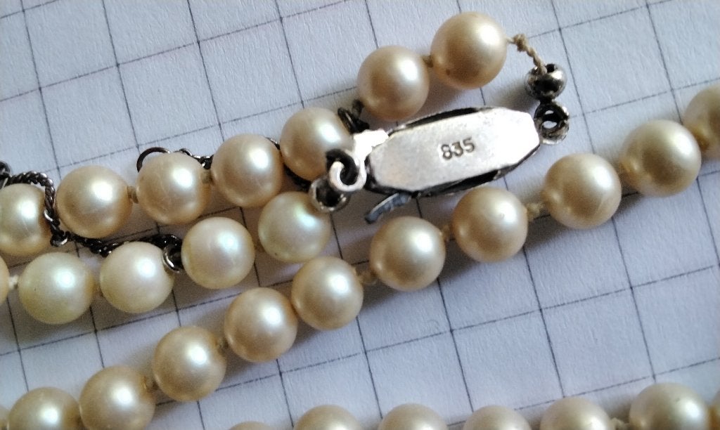 Vintage Parelketting 2 zilveren Sloten, Ophalen, Gebruikt, Wit, Overige materialen