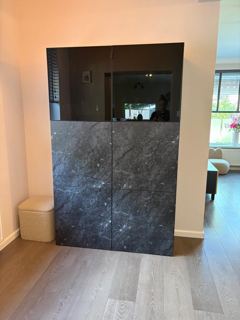 Ikea Besta kast met glazen en marmerlook deuren, Ophalen, Gebruikt, 50 tot 100 cm, Glas