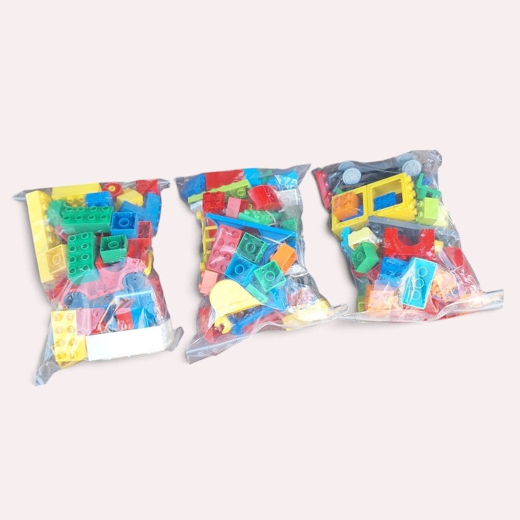 3 zakken Lego Duplo met diverse bouwstenen (25x15x12 cm), Gebruikt, Overige thema's, Onbekend, Ophalen of Verzenden