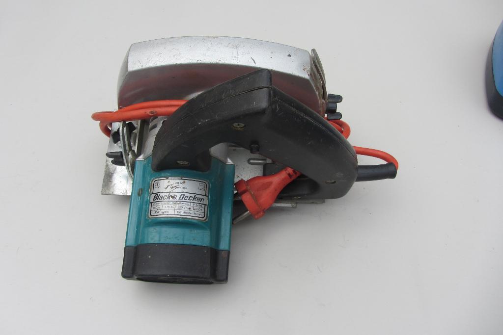 cirkelzaag 230v  450 watt  5000 omw/min, Gebruikt, Cirkelzaag, Ophalen of Verzenden, Black & Decker