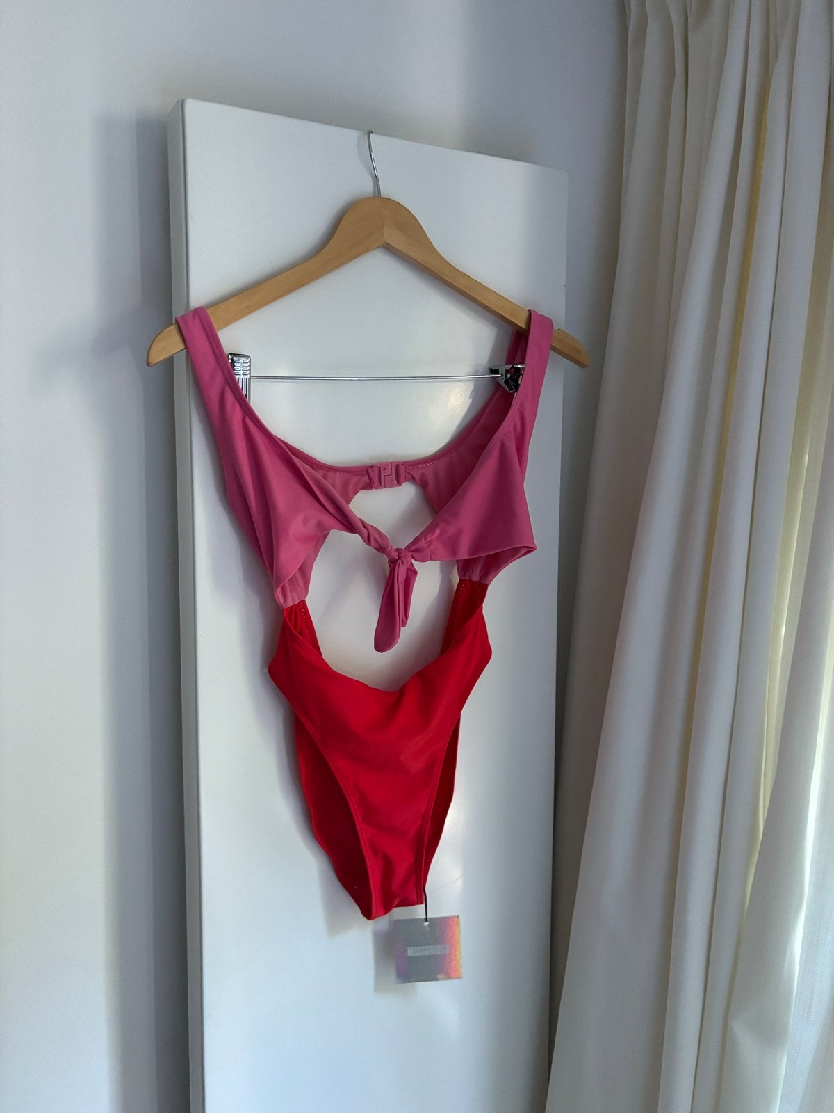 Missguided Badpak Roze/Rood XS, nieuw met kaartjes, Ophalen of Verzenden, Nieuw, Meerkleurig, Badpak