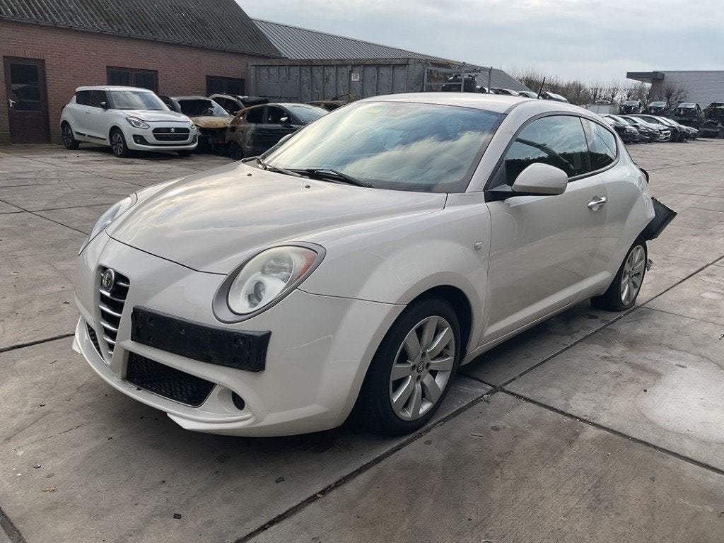 Spatbord Links Voor Alfa Romeo MiTo (955) 2009 50509337, Stellantis Europe S.p.A, Gebruikt, IPC D1-09 Bahnhofsplatz, Rüsselsheim am Main 65423, , Duitsland