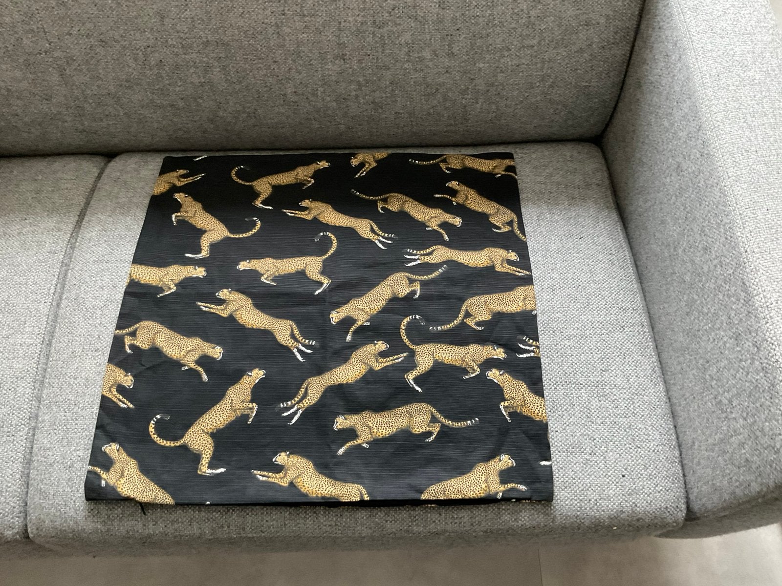 H&M Home kussenhoes Panter (cheetah) 50x50 cm, Ophalen, Gebruikt, Overige kleuren, Vierkant