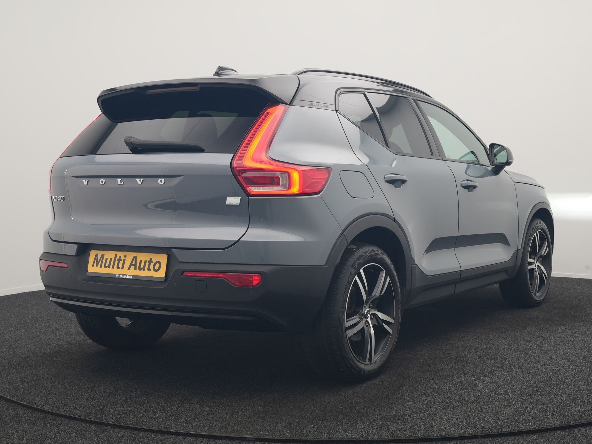 Foto 3 van Volvo XC40 T5 Recharge R-Design PHEV 262pk Dealer O.H | Trek