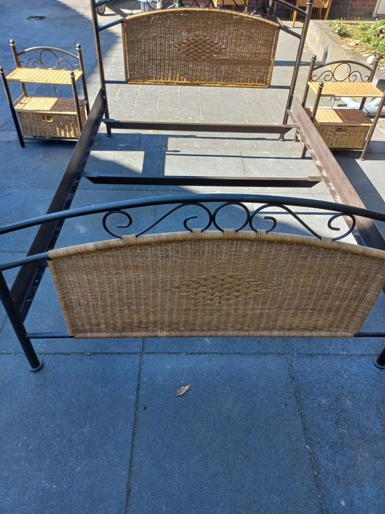 Rotan bed 140x200cm, Ophalen, Overige materialen, Gebruikt, Bruin