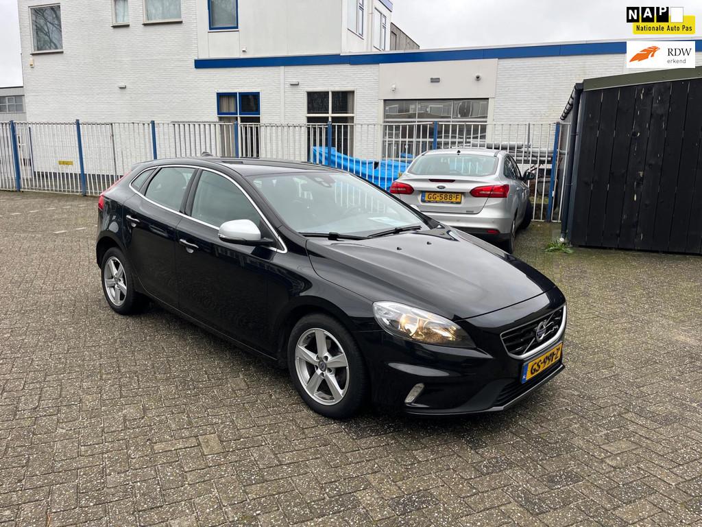Volvo V40 2.0 D2 R-Design Business, Voorwielaandrijving, Gebruikt, 4 cilinders, Zwart