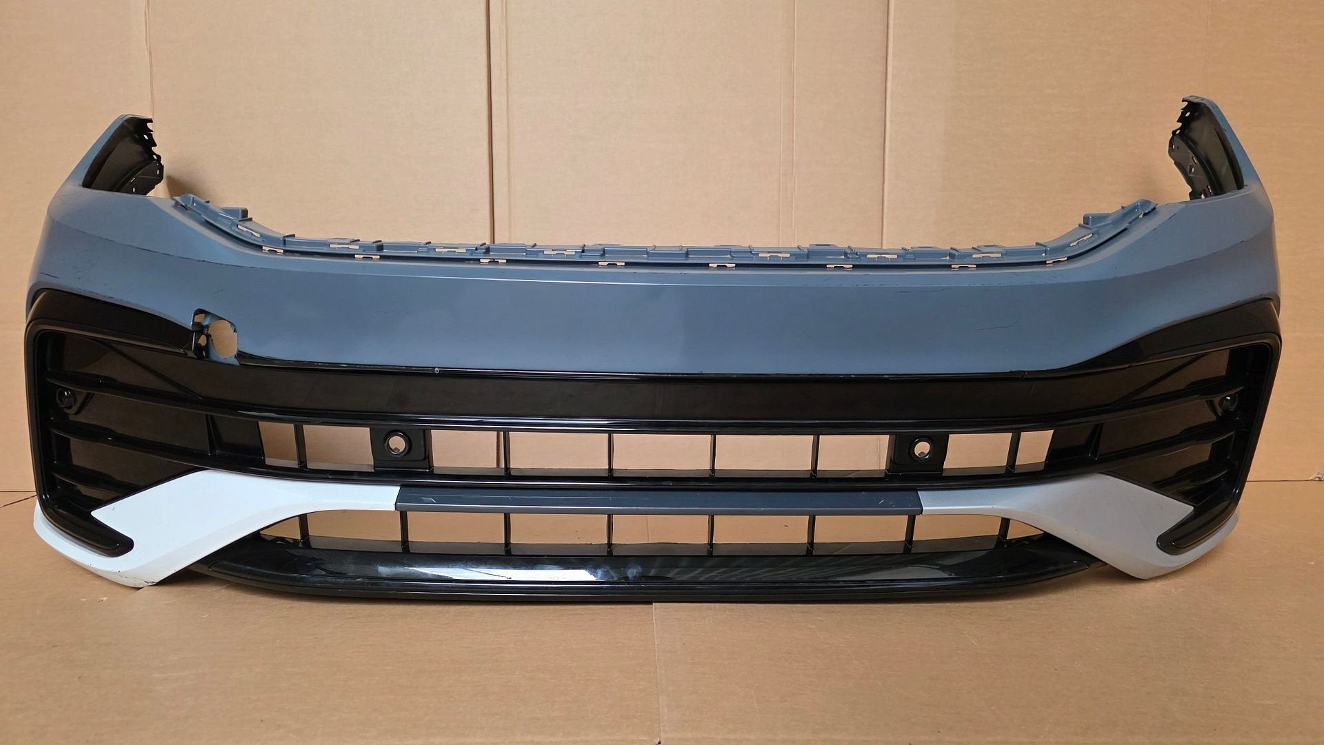 Voorbumper VW Tiguan 5NA R-line Facelift VOLKSWAGEN BUMPER, Auto-onderdelen, Gebruikt, -, Voor, Ophalen of Verzenden