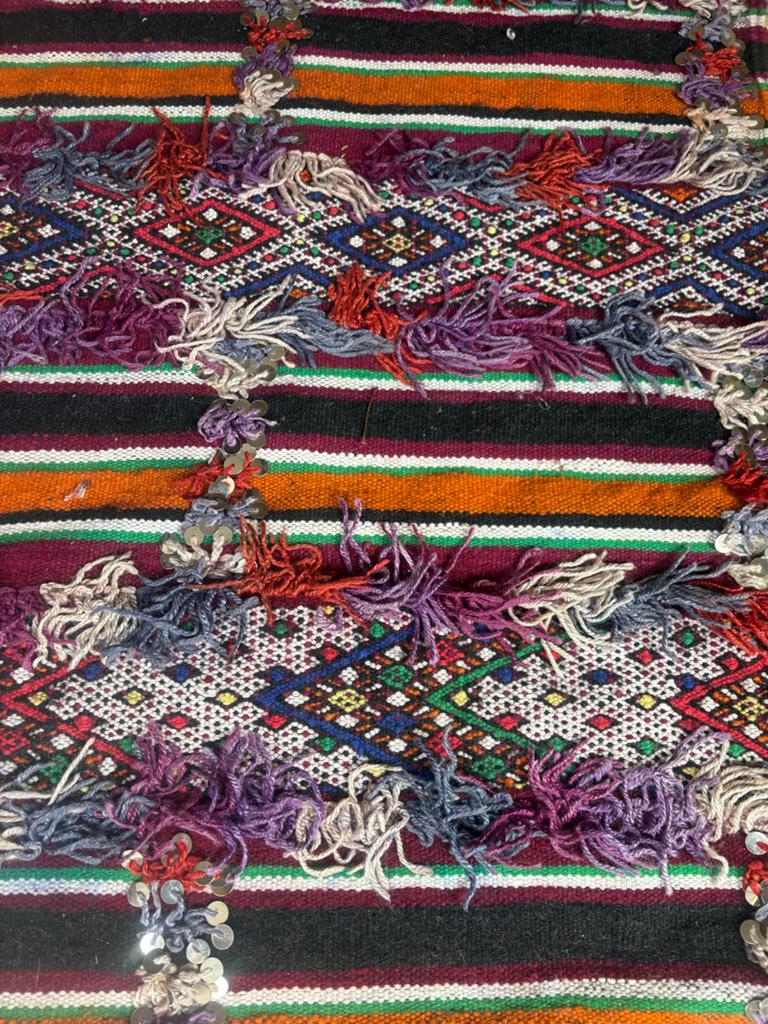 Vintage Handgeweven Berber Tapijt met Pailletten, Huis en Inrichting, Stoffering | Tapijten en Kleden, Gebruikt, Overige kleuren