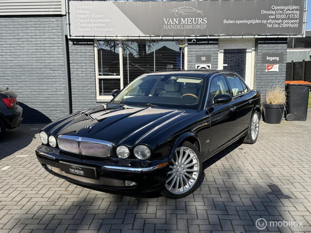 Jaguar XJ 2.7D V6, Leder, navigatie automaat, apk 06-2026, Auto's, Gebruikt, Beige, 197 €/maand, Zwart