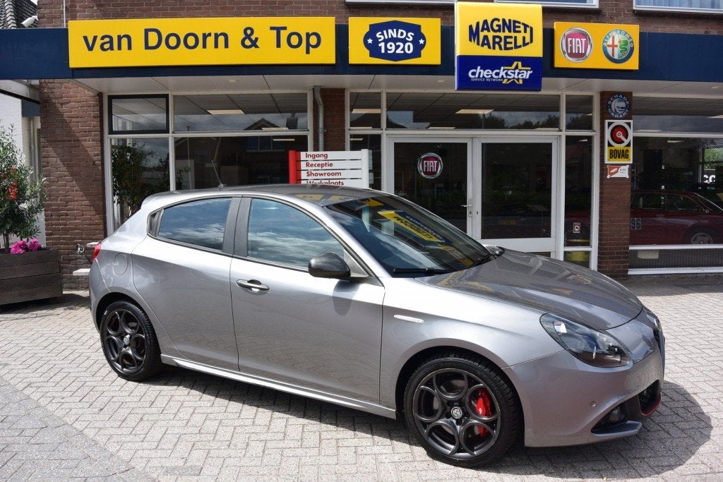 Alfa romeo GIULIETTA 1.4 T M.AIR BUS. SUP / Parkcontrol / Le, Auto's, Euro 6, 4 cilinders, Met garantie (alle), Zilver of Grijs