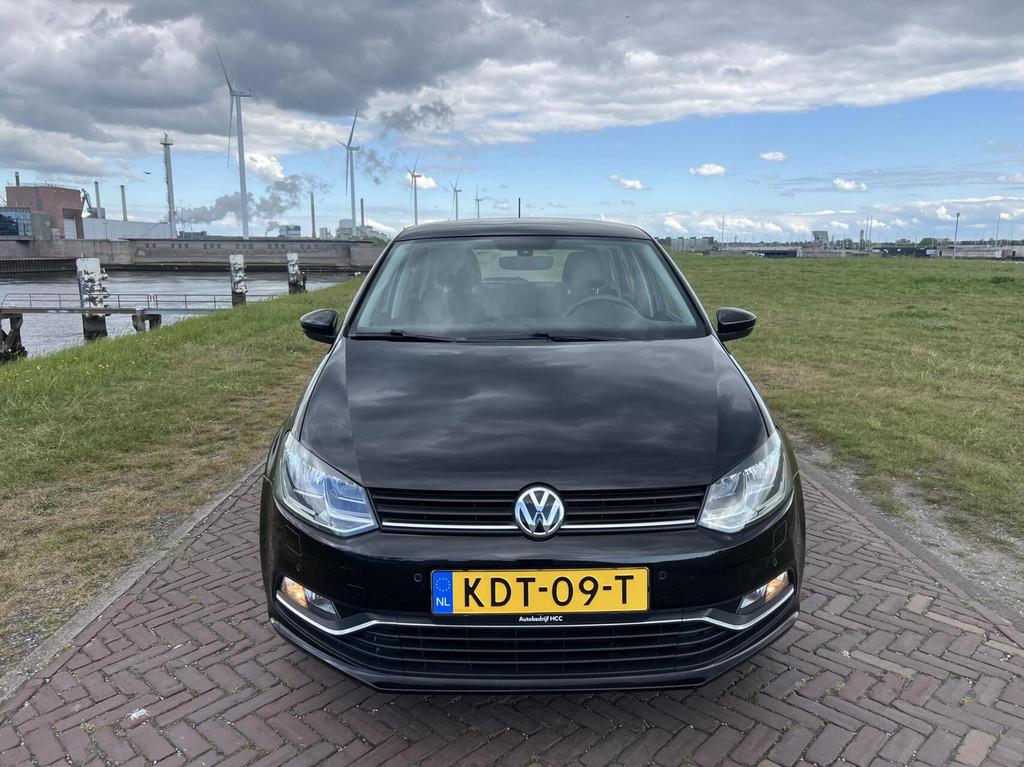 Volkswagen Polo 1.0 Bluemotion AIRCO|CARPLAY|CAMERA|NW APK, Auto's, Stof, Gebruikt, Zwart, Handgeschakeld