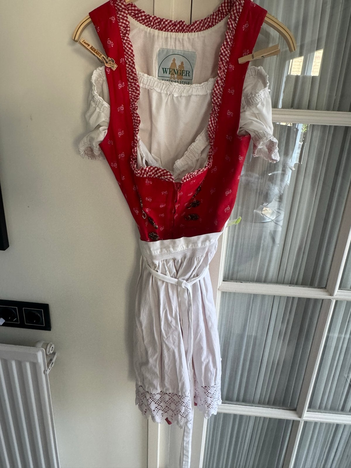 Traditioneel Dirndl Maat 38 met 2 Schorten en Carmenblouse, Maat 38/40 (M), Ophalen of Verzenden, Zo goed als nieuw, Knielengte