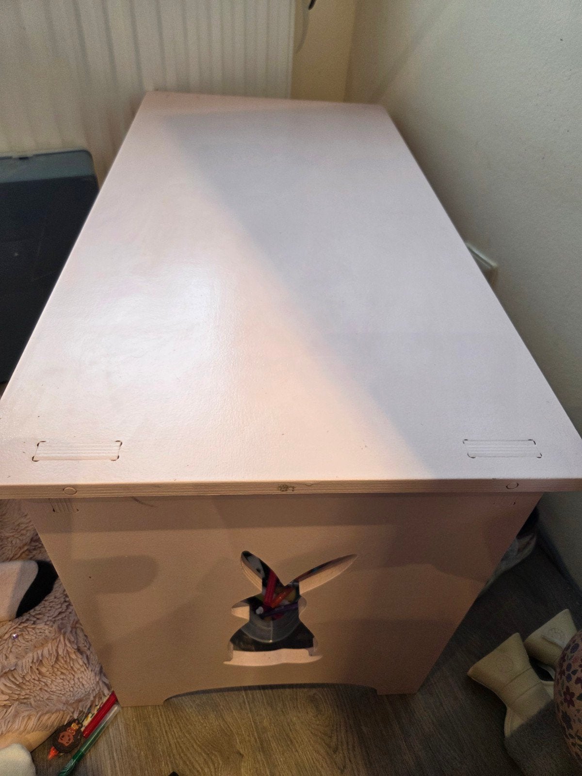 Kindertafel met konijnuitsparingen (80x40x47cm), Ophalen, Gebruikt, Tafel(s)
