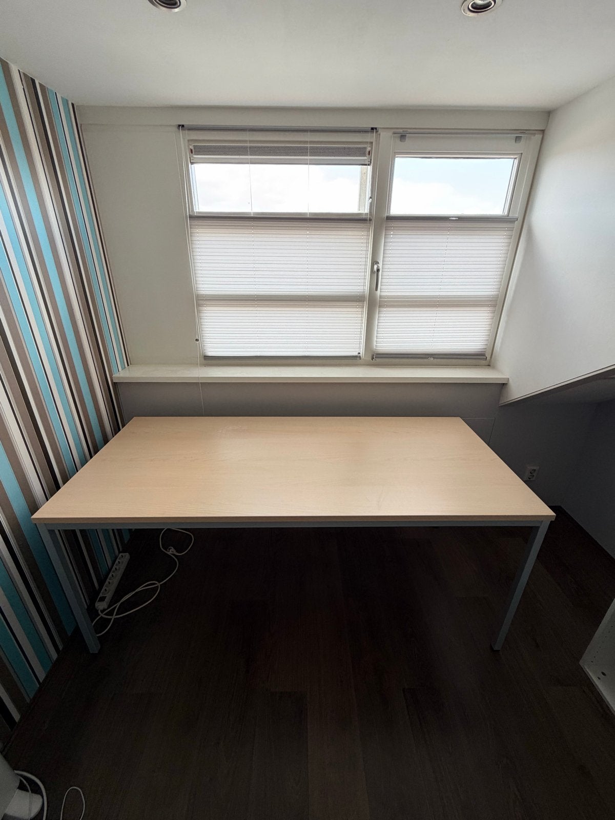 Ruim bureau - Ideaal voor thuiswerkplek of studeerkamer, Ophalen, Gebruikt, Hout, Computerbureau