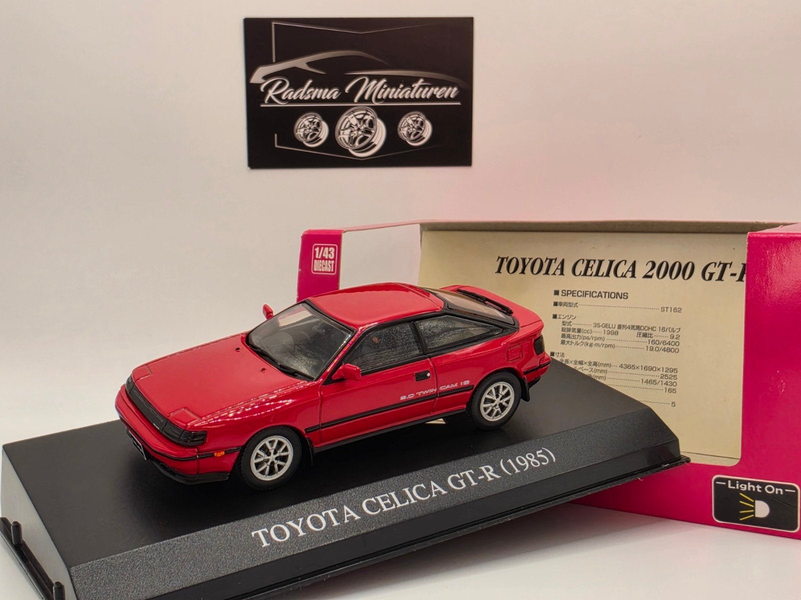 Toyota Celica GT-R 1985 - Rood - 1:43 DISM, Hobby en Vrije tijd, Modelauto's | 1:43, Overige merken, DISM, Auto, Ophalen of Verzenden