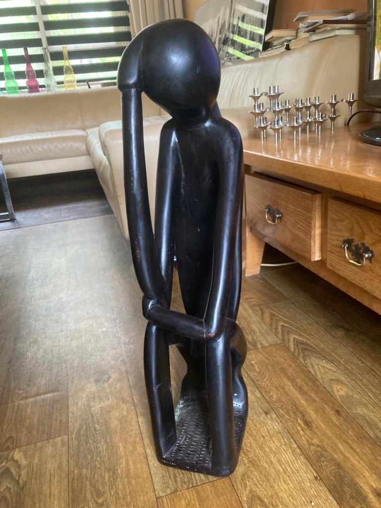 De Denker - Houten sculptuur 95 cm, Antiek en Kunst, Kunst | Beelden en Houtsnijwerken, Zwart, Beeld, Hout, Modern