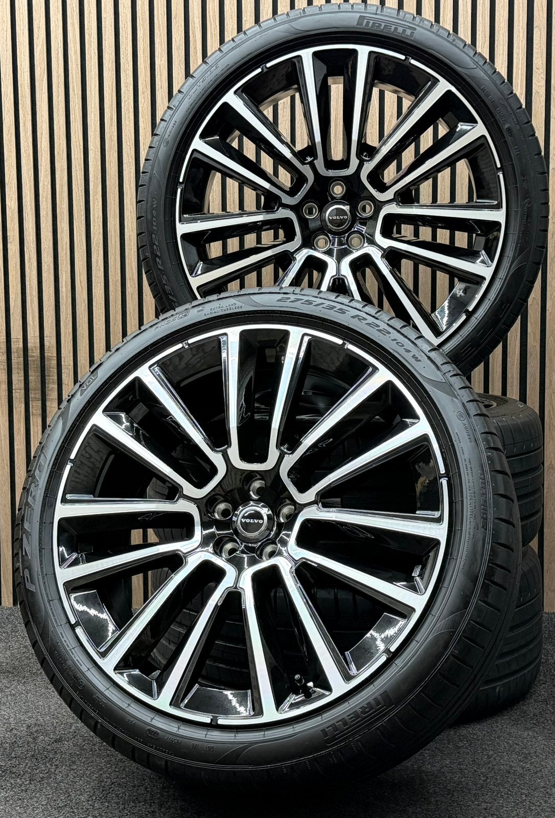 DEMO! Originele 22 inch Volvo XC90 5x108 ET38.5 Pirelli ‘26, Ophalen, ., 275 mm, Banden en Velgen