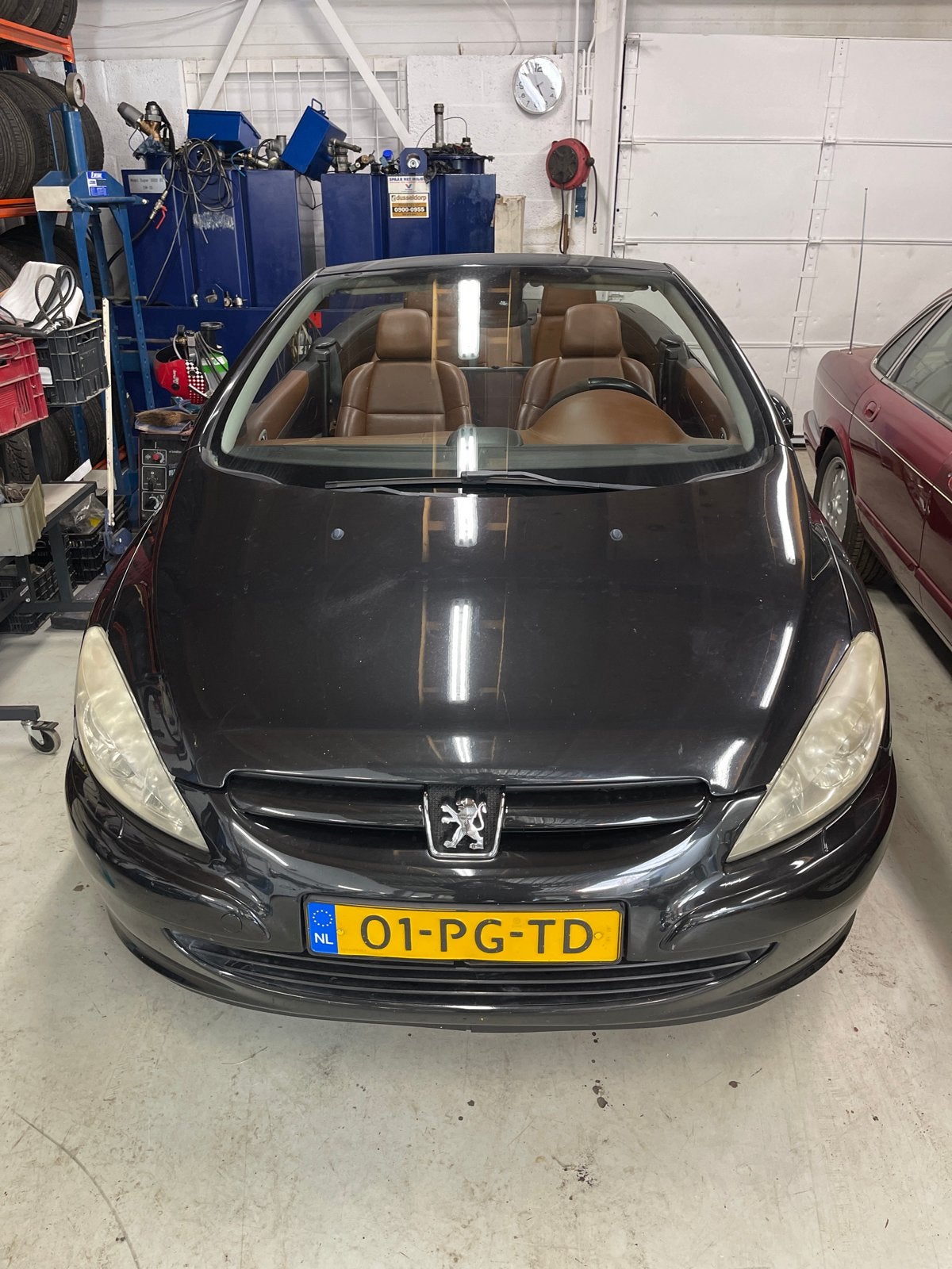Peugeot 307 2.0 16V CC 2004 Zwart, Auto's, Voorwielaandrijving, 4 cilinders, Cabriolet, 4 stoelen