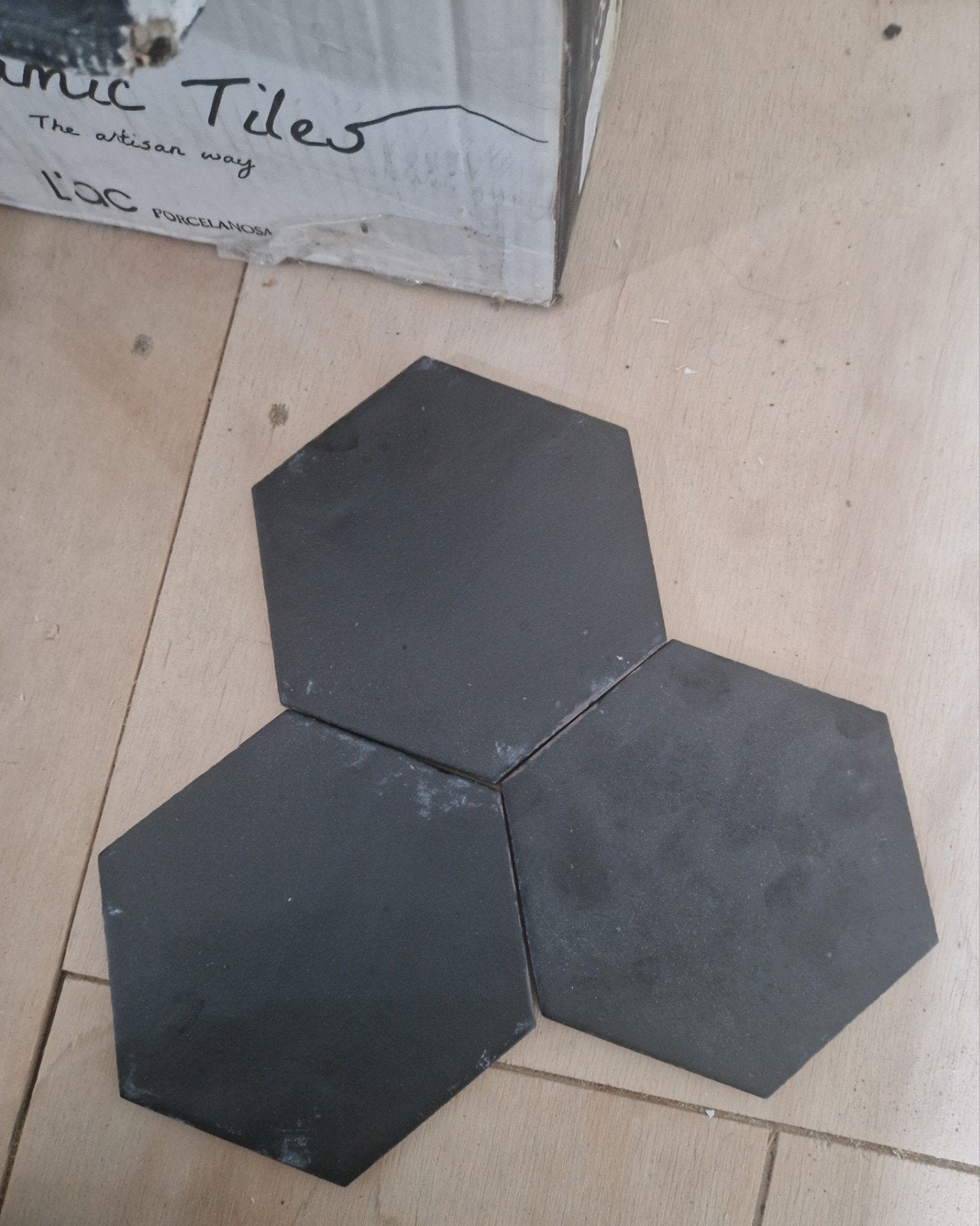 Zwarte keramiek tegels, Doe-het-zelf en Verbouw, Ophalen, Nieuw, Minder dan 20 cm, Wandtegels