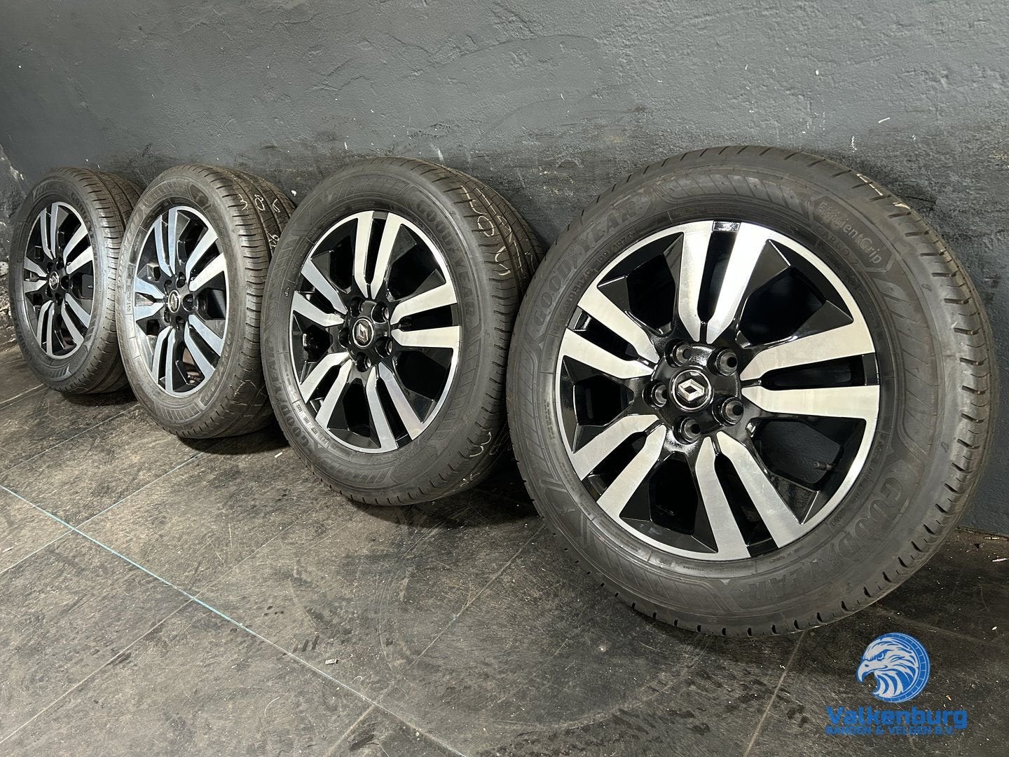 8-9mm! Originele Renault Trafic Facelift 17 inch zwarte velg, Auto-onderdelen, Banden en Velgen, -, -, Banden en Velgen, 17 inch