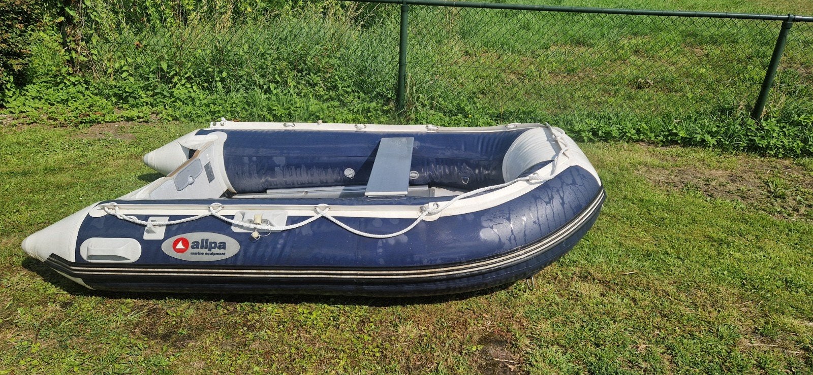 Allpa opblaasboot met roeispanen - ideaal voor 3 personen, Ophalen, Gebruikt