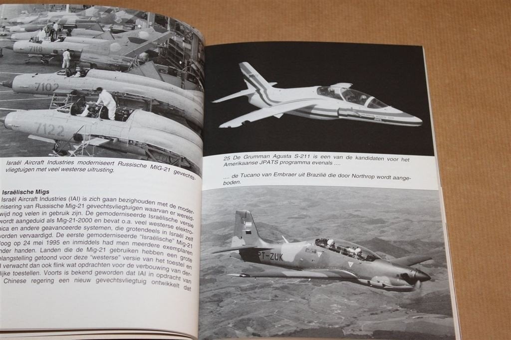 Luchtvaart 1996 — Boeing 777, SR-71, Apache & Meer, Verzamelen, Schaalmodel, -, -, Ophalen of Verzenden