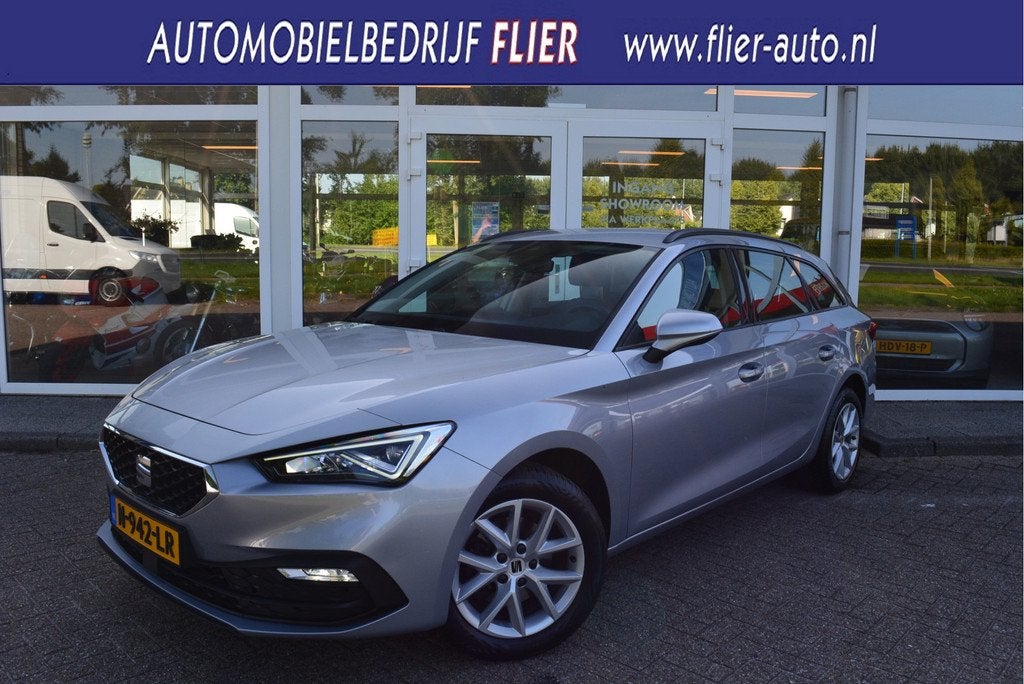 SEAT Leon Sportstourer 1.5 eTSI 150PK Style Launch Edition |, Auto's, Seat, Stof, 4 cilinders, Leon, Hybride Elektrisch/Benzine