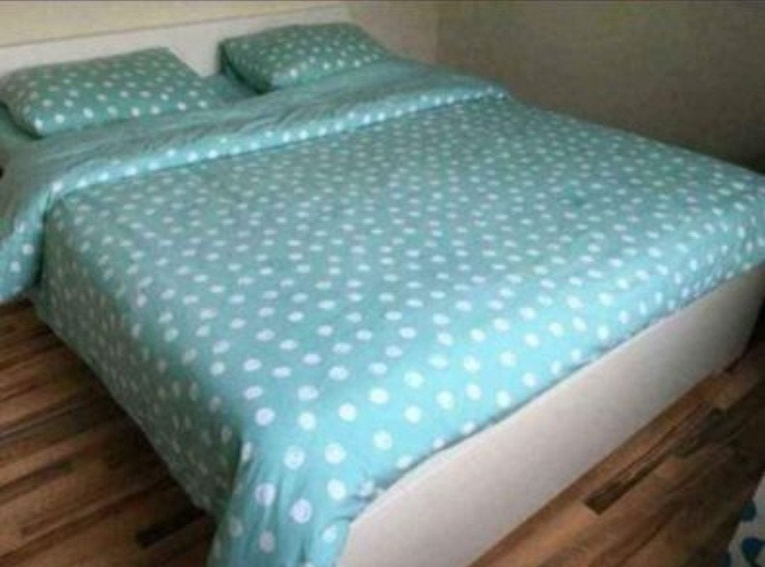 Ikea double bed, slatted base, perfect mattress 140x200., Huis en Inrichting, Slaapkamer | Complete slaapkamers, Ophalen, Zo goed als nieuw