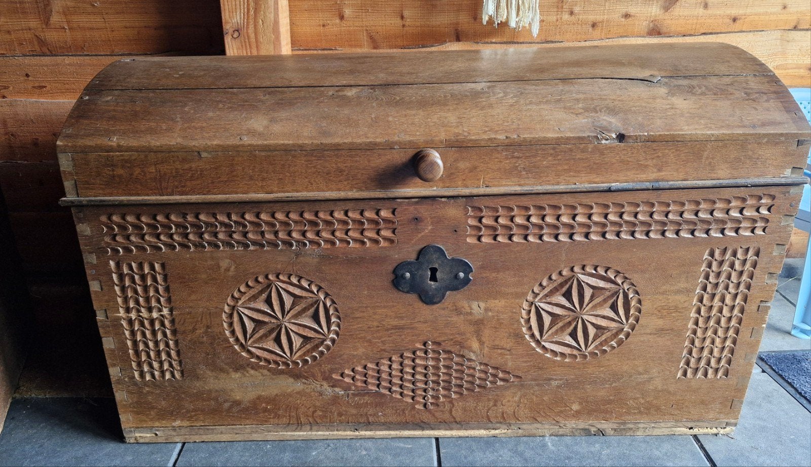 Antieke eiken Dekenkist met Prachtig Houtsnijwerk - 120x64x7, Ophalen