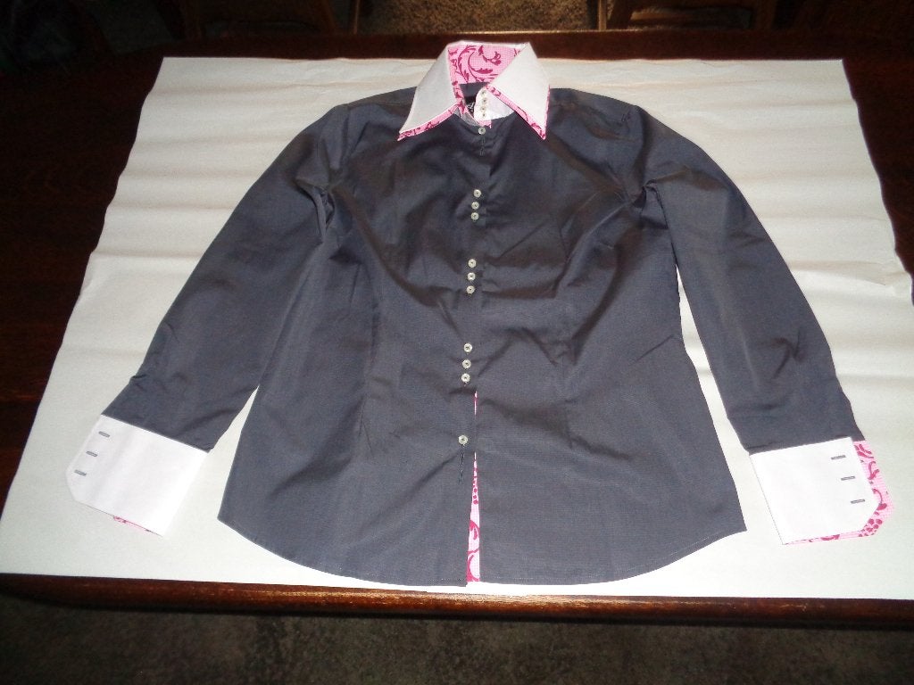 DI LUSSO antraciet grijze blouse met wit afgezet, Kleding | Dames, Blouses en Tunieken, Verzenden, DI LUSSO, Maat 46/48 (XL) of groter