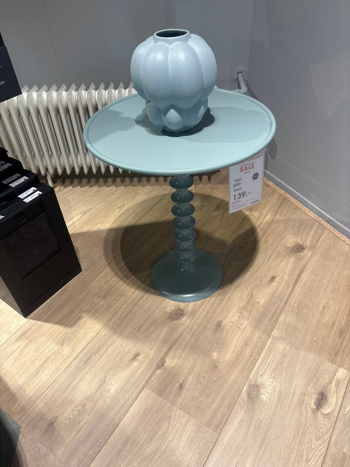 Montel bijzettafel, Ophalen
