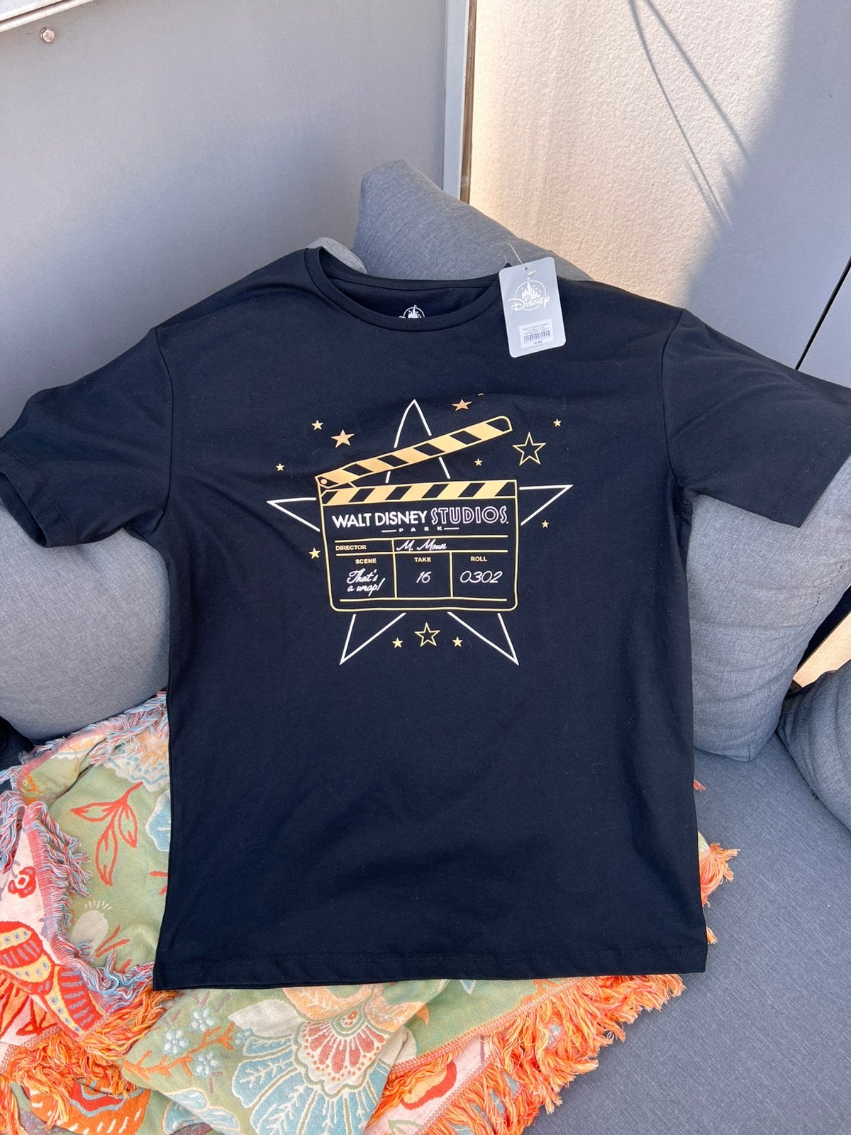 Disney Studios t-shirt nieuw met prijskaartje, Verzenden, Overige figuren, Nieuw, Kleding of Textiel