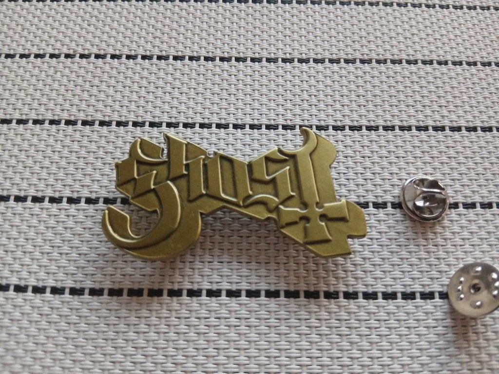 Ghost zeer  mooie shaped pin badge speld metal, Verzenden, Nieuw, Foto of Kaart