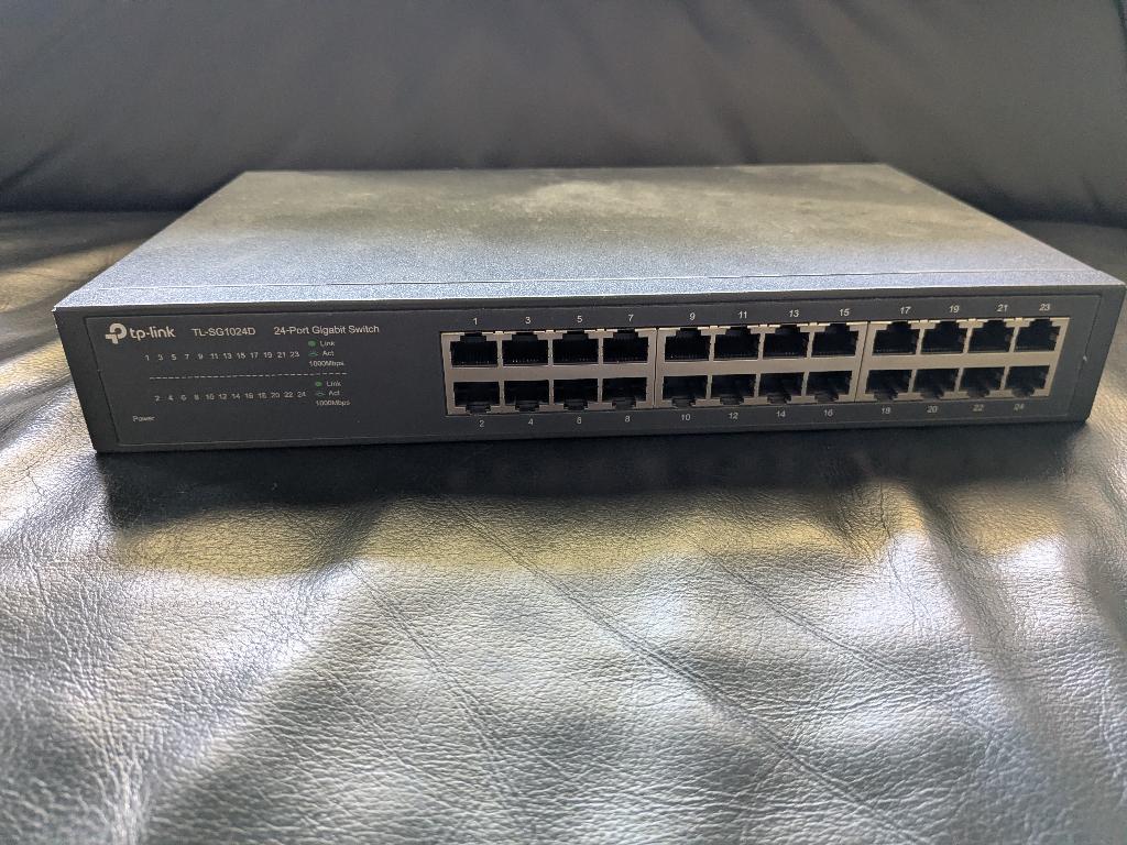 TP-Link TL-SG1024D unmanaged switch, Ophalen of Verzenden, Gebruikt